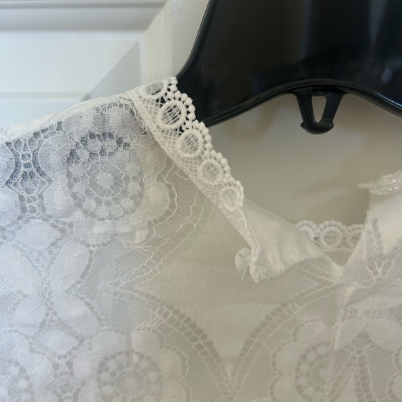 Elegant White Lace Women's Top - Picture 5 of 7